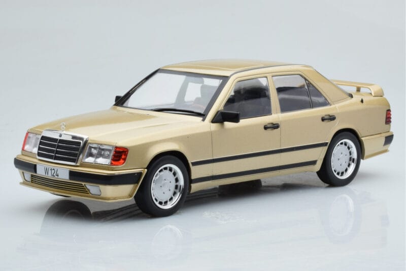Mercedes E-Class W124 Tuning Бежов MCG 1:18