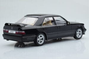 Mercedes E-Class W124 Tuning Черен MCG 1:18 MCG18341 Метал — снимка 2 от 6