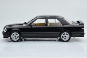 Mercedes E-Class W124 Tuning Черен MCG 1:18 MCG18341 Метал — снимка 3 от 6