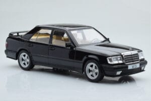 Mercedes E-Class W124 Tuning Черен MCG 1:18 MCG18341 Метал — снимка 4 от 6
