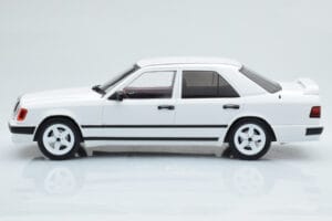 Mercedes E-Class W124 Tuning Бял MCG 1:18 MCG18343 Метал — снимка 3 от 6