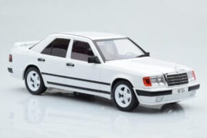 Mercedes E-Class W124 Tuning Бял MCG 1:18 MCG18343 Метал — снимка 4 от 6
