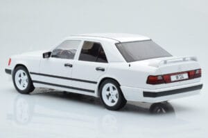 Mercedes E-Class W124 Tuning Бял MCG 1:18 MCG18343 Метал — снимка 5 от 6