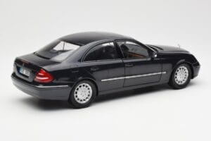 Mercedes E-Class W211 Син Metallic Kyosho 1:18 B66962147 Метал — снимка 3 от 8