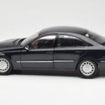 Mercedes E-Class W211 Син Metallic Kyosho 1:18 - image 4 of 8