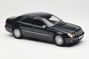 Mercedes E-Class W211 Син Metallic Kyosho 1:18 B66962147 Метал — снимка 6 от 8