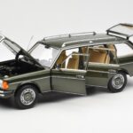 Mercedes 230T W123 T-Model Зелен Металик Norev 1:18 - image 2 of 8