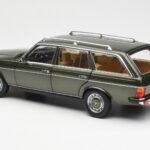 Mercedes 230T W123 T-Model Зелен Металик Norev 1:18 - image 7 of 8
