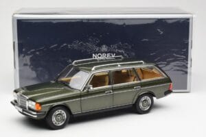 Mercedes 230T W123 T-Model Зелен Металик Norev 1:18 183730 Метал — снимка 8 от 8