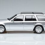 Mercedes E36 AMG S124 Сребрист Otto 1:18 OT889 Смола - image 3 of 6
