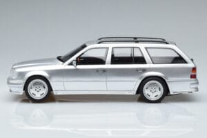 Mercedes E36 AMG S124 Сребрист Otto 1:18 OT889 Смола — снимка 3 от 6