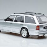 Mercedes E36 AMG S124 Сребрист Otto 1:18 OT889 Смола - image 5 of 6