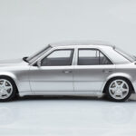 Mercedes E500 W124 Сребрист Otto 1:18 - image 3 of 6
