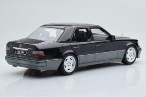Mercedes E60 AMG W124 Черен Otto 1:18 OT131 Смола — снимка 2 от 6