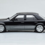 Mercedes E60 AMG W124 Черен Otto 1:18 - image 3 of 6