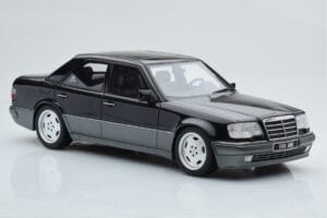 Mercedes E60 AMG W124 Черен Otto 1:18 OT131 Смола — снимка 4 от 6