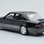 Mercedes E60 AMG W124 Черен Otto 1:18 - image 5 of 6