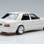 Mercedes E60 AMG W124 Бял Otto 1:18 - image 2 of 6