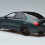 Mercedes E63 AMG Brabus 800 W213 Зелен GT Spirit 1:18 - image 5 of 6