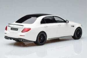 Mercedes AMG E63 S W213 Бял GT Spirit 1:18 B66965711 Смола — снимка 2 от 6