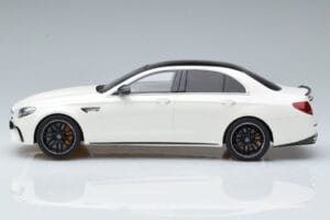 Mercedes AMG E63 S W213 Бял GT Spirit 1:18 B66965711 Смола — снимка 3 от 6