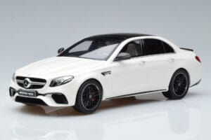 Mercedes AMG E63 S W213 Бял GT Spirit 1:18