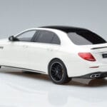 Mercedes AMG E63 S W213 Бял GT Spirit 1:18 - image 5 of 6