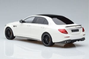 Mercedes AMG E63 S W213 Бял GT Spirit 1:18 B66965711 Смола — снимка 5 от 6