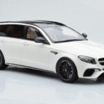 Mercedes AMG E63 S S213 T-Model Бял GT Spirit 1:18 - image 4 of 6