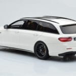 Mercedes AMG E63 S S213 T-Model Бял GT Spirit 1:18 - image 5 of 6