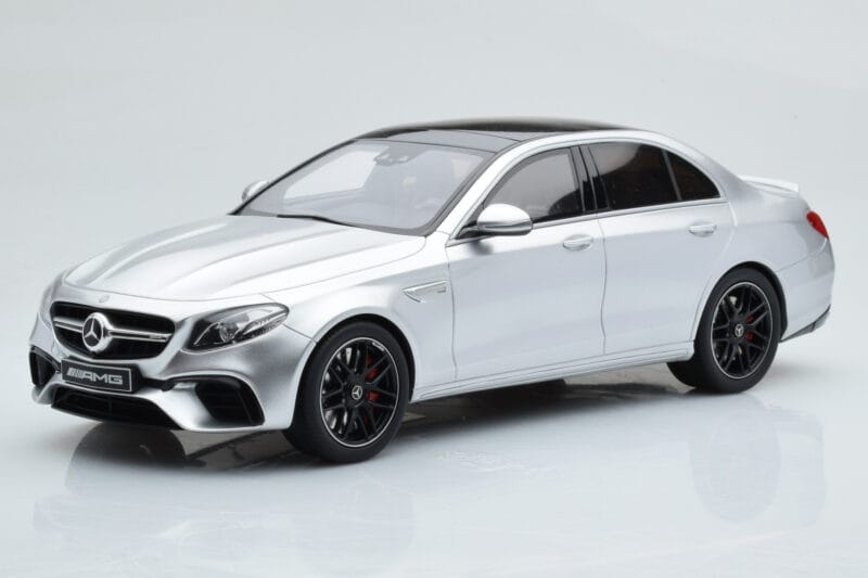 Mercedes AMG E63 S W213 Сребърен GT Spirit 1:18