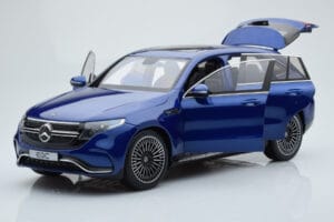 Mercedes EQC 400 Brilliant Син NZG 1:18 B66963757 Метал — снимка 2 от 8