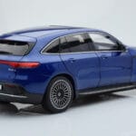 Mercedes EQC 400 Brilliant Син NZG 1:18 - image 3 of 8