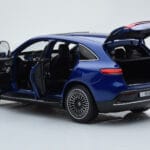 Mercedes EQC 400 Brilliant Син NZG 1:18 - image 7 of 8