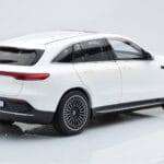 Mercedes EQC 400 Diamond Бял NZG 1:18 - image 3 of 8