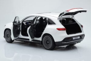 Mercedes EQC 400 Diamond Бял NZG 1:18 B66963756 Метал — снимка 5 от 8