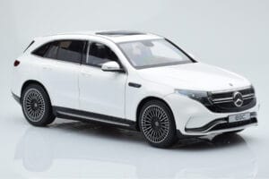 Mercedes EQC 400 Diamond Бял NZG 1:18 B66963756 Метал — снимка 6 от 8