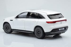 Mercedes EQC 400 Diamond Бял NZG 1:18 B66963756 Метал — снимка 7 от 8