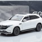 Mercedes EQC 400 Diamond Бял NZG 1:18 - image 8 of 8