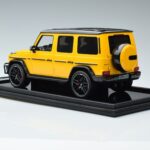 Mercedes AMG G63 W463 Жълт MotorHelix 1:18 MH018 Y Смола - image 5 of 7