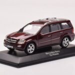 Mercedes GL X164 Карнеол Червен Minichamps 1:43 - image 2 of 4