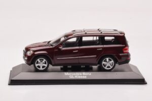 Mercedes GL X164 Карнеол Червен Minichamps 1:43