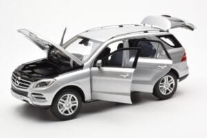Mercedes M-Class W166 Iridium Сребърен Металик Minichamps 1:18 B66960064 Метал — снимка 2 от 8