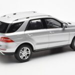 Mercedes M-Class W166 Iridium Сребърен Металик Minichamps 1:18 - image 3 of 8