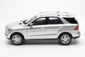 Mercedes M-Class W166 Iridium Сребърен Металик Minichamps 1:18 B66960064 Метал — снимка 4 от 8