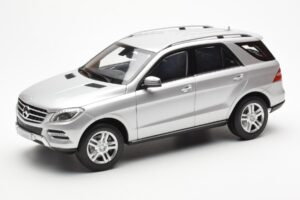 Mercedes M-Class W166 Iridium Сребърен Металик Minichamps 1:18