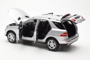 Mercedes M-Class W166 Iridium Сребърен Металик Minichamps 1:18 B66960064 Метал — снимка 5 от 8