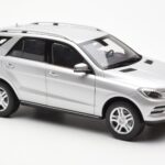 Mercedes M-Class W166 Iridium Сребърен Металик Minichamps 1:18 - image 6 of 8