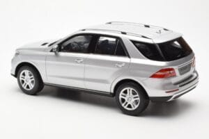 Mercedes M-Class W166 Iridium Сребърен Металик Minichamps 1:18 B66960064 Метал — снимка 7 от 8