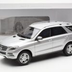 Mercedes M-Class W166 Iridium Сребърен Металик Minichamps 1:18 - image 8 of 8